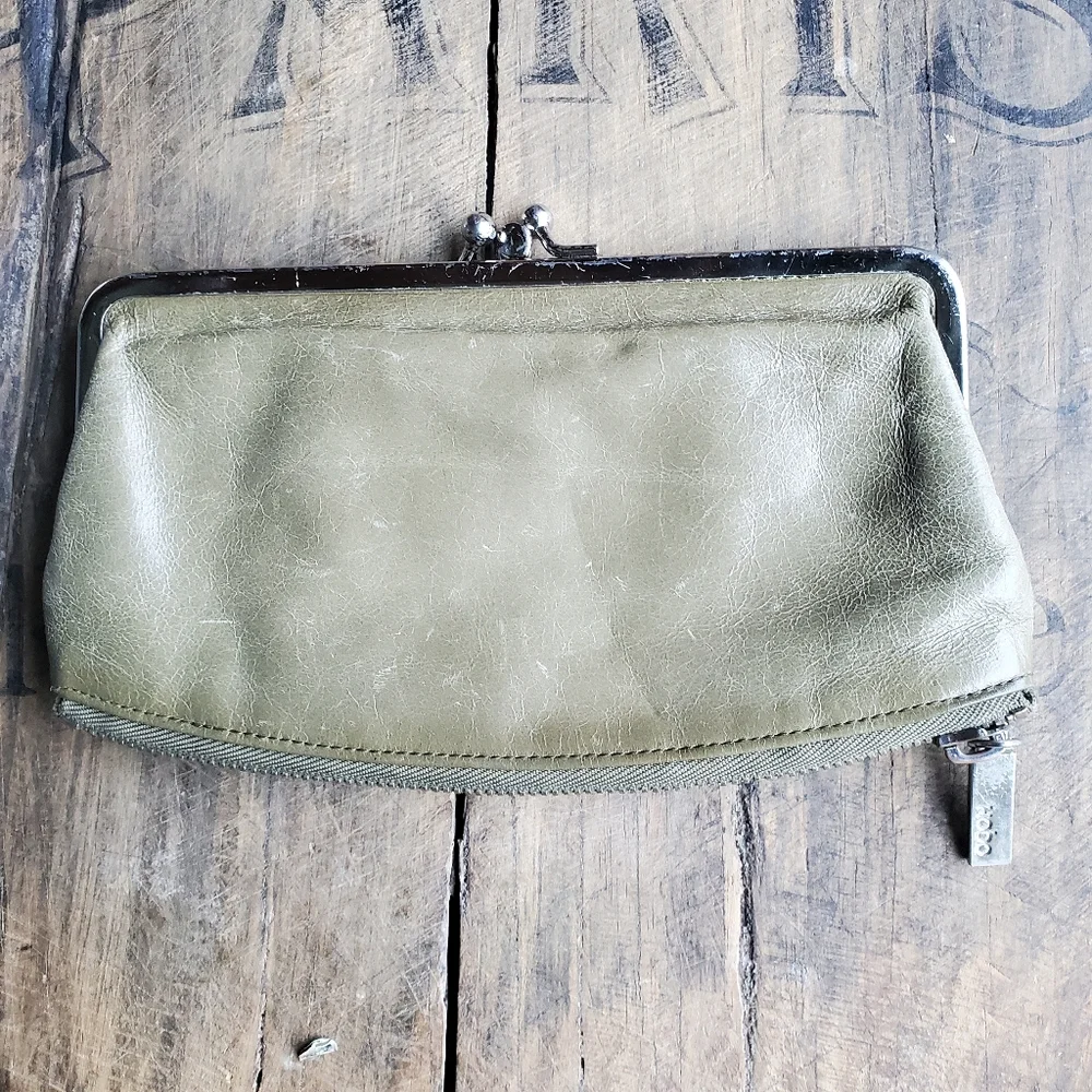 HOBO‎ Vintage Olive Green Distressed Leather Zip Around Kiss Lock Clutch|Wallet